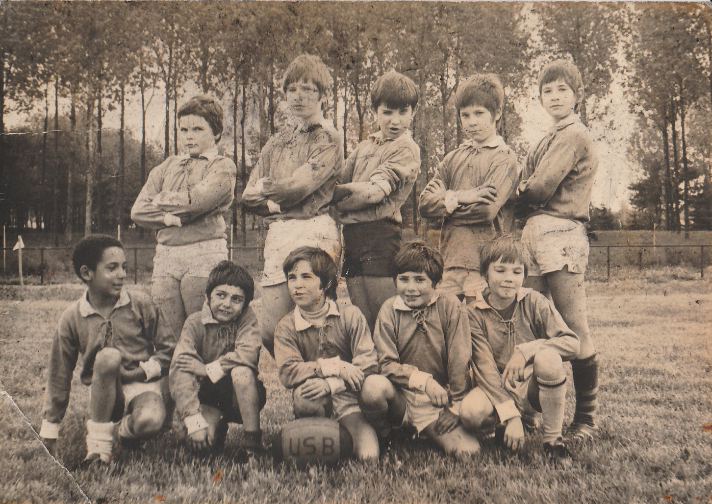 photo des premiers élèves de l'école de rugby